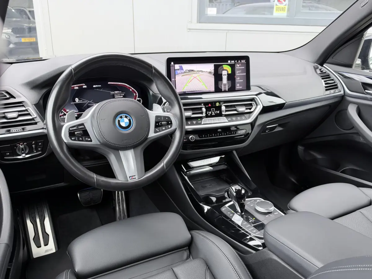 xDrive30e M sport 292 PK | Trekhaak | Elektrische stoelen | Akoestisch glas | Hifi | Digital cockpit