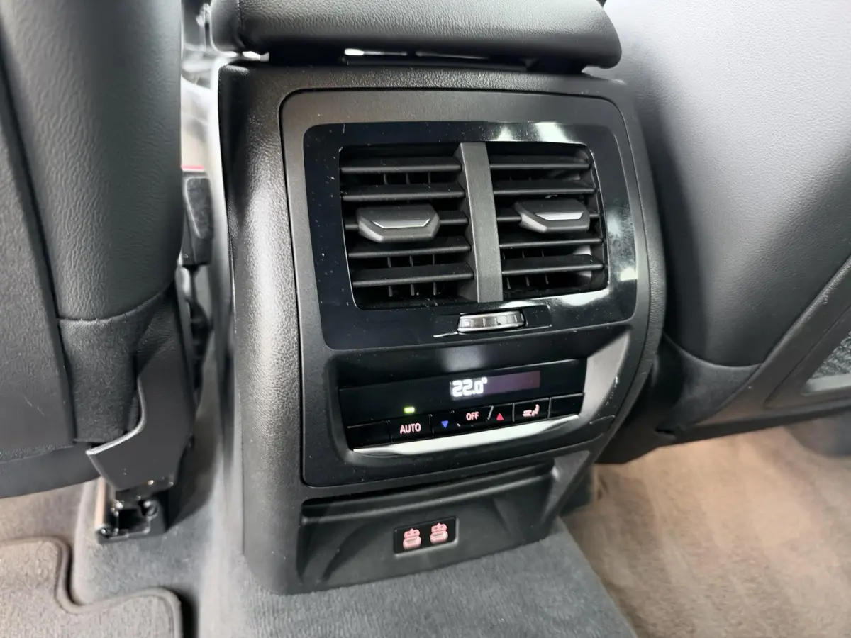 xDrive30e M sport 292 PK | Trekhaak | Elektrische stoelen | Akoestisch glas | Hifi | Digital cockpit