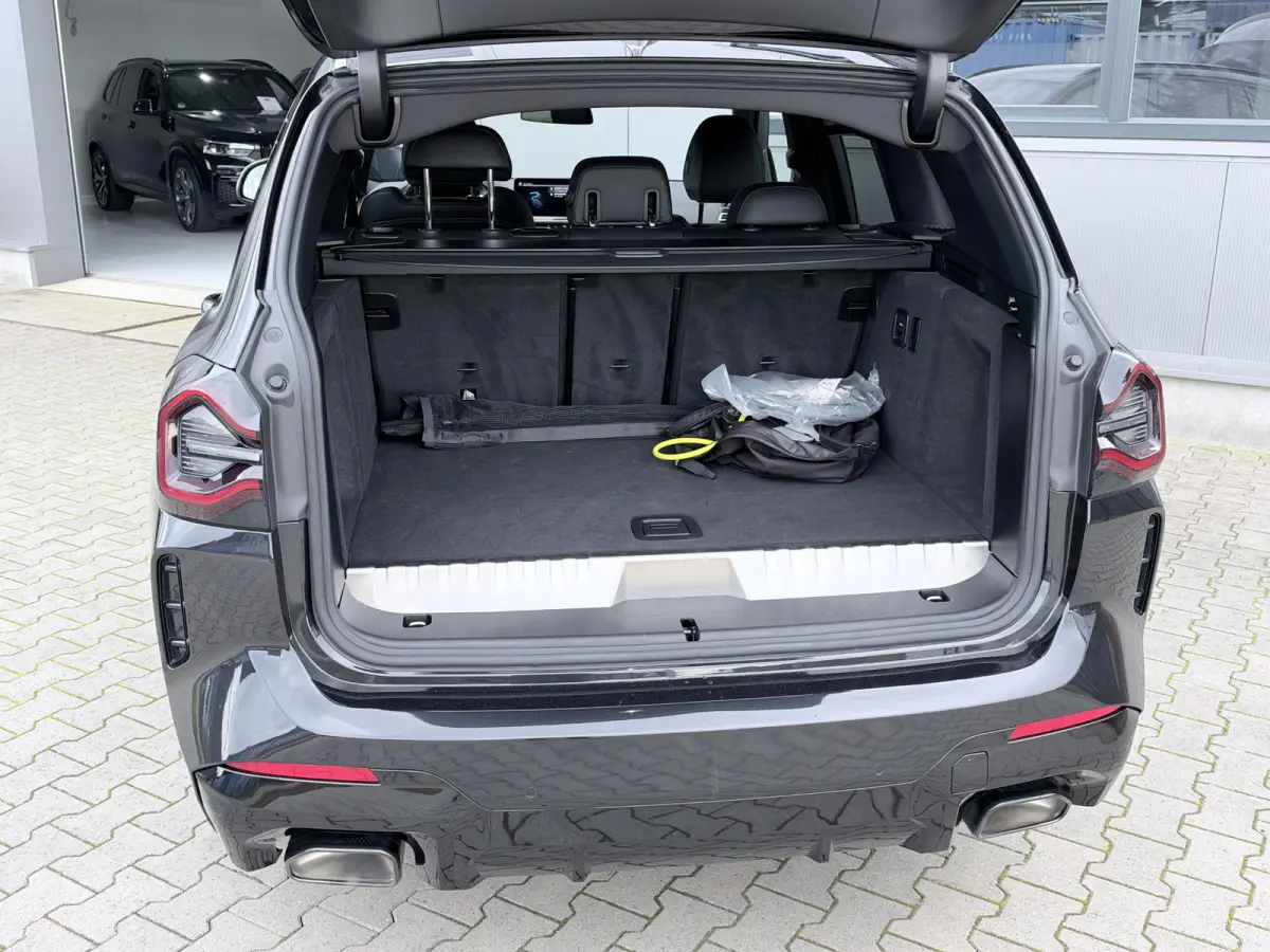 xDrive30e M sport 292 PK | Trekhaak | Elektrische stoelen | Akoestisch glas | Hifi | Digital cockpit