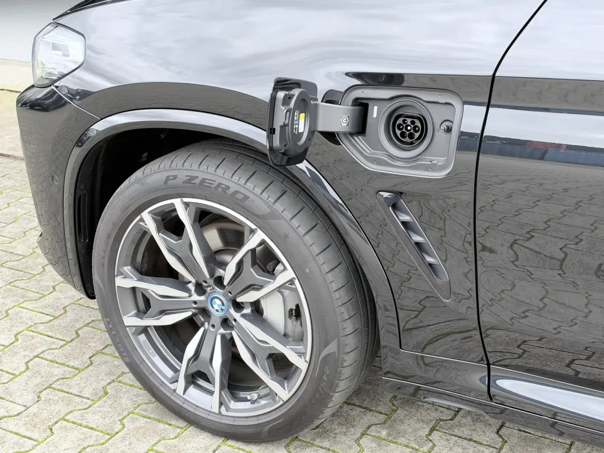xDrive30e M sport 292 PK | Trekhaak | Elektrische stoelen | Akoestisch glas | Hifi | Digital cockpit