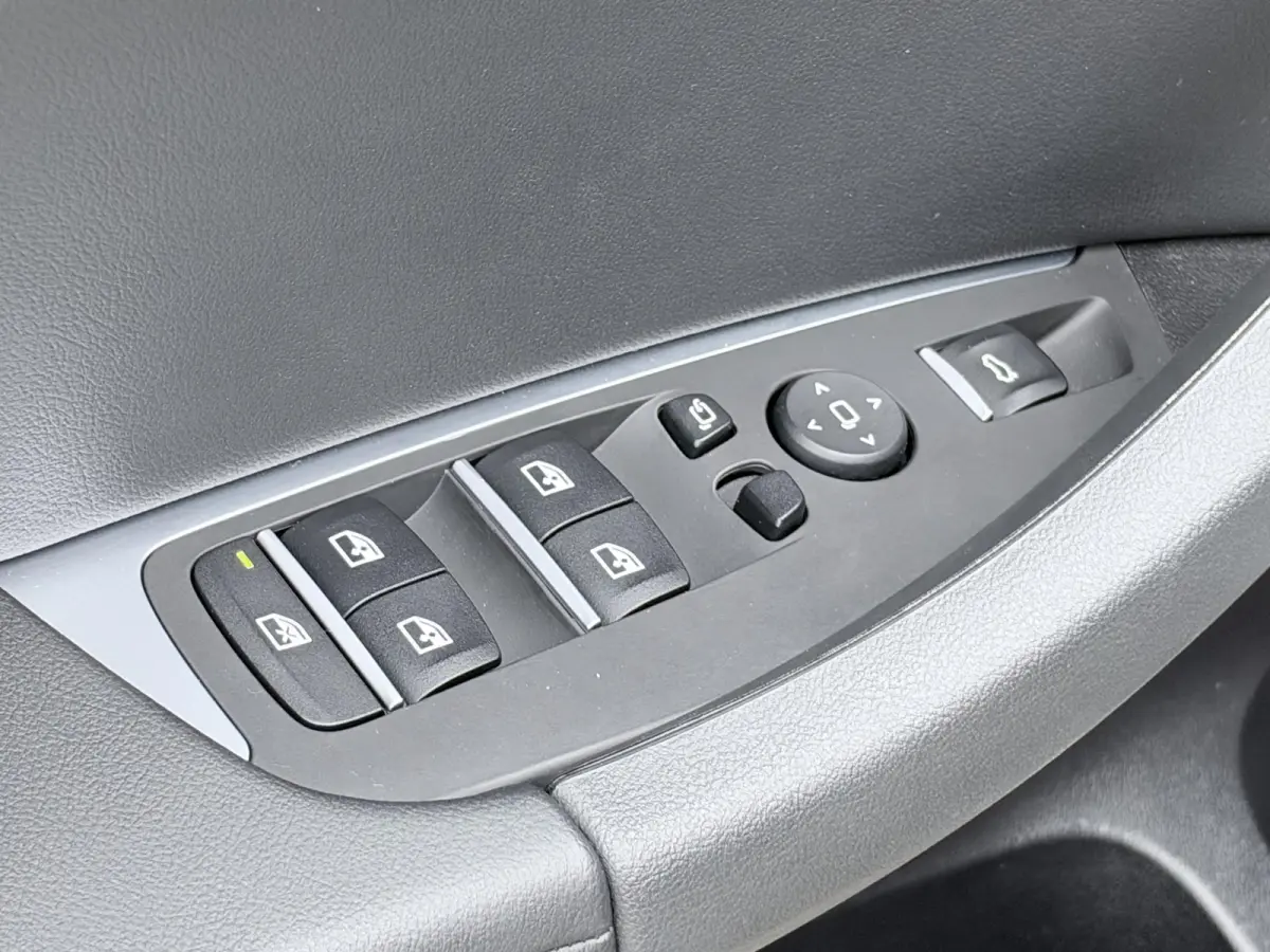 xDrive30e M sport 292 PK | Trekhaak | Elektrische stoelen | Akoestisch glas | Hifi | Digital cockpit