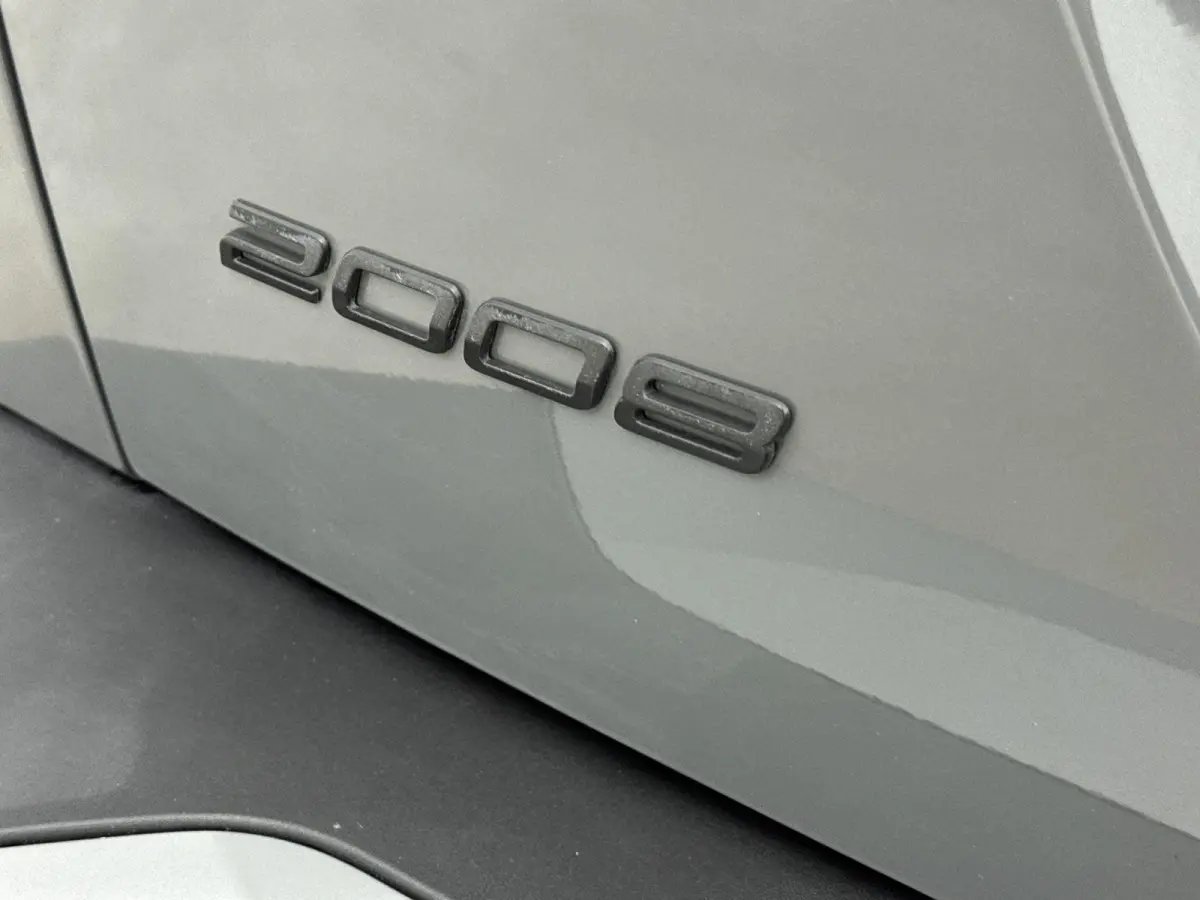SUV 100pk Allure | 360% Camera | Verwarmbare voorstoelen | Carplay | Dodehoekbewaking | Navigatie |