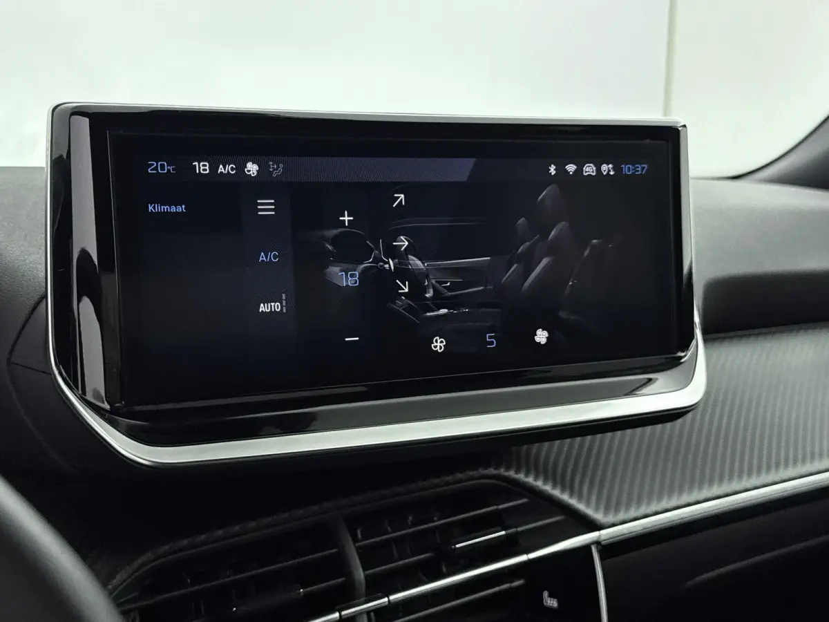SUV 100pk Allure | 360% Camera | Verwarmbare voorstoelen | Carplay | Dodehoekbewaking | Navigatie |