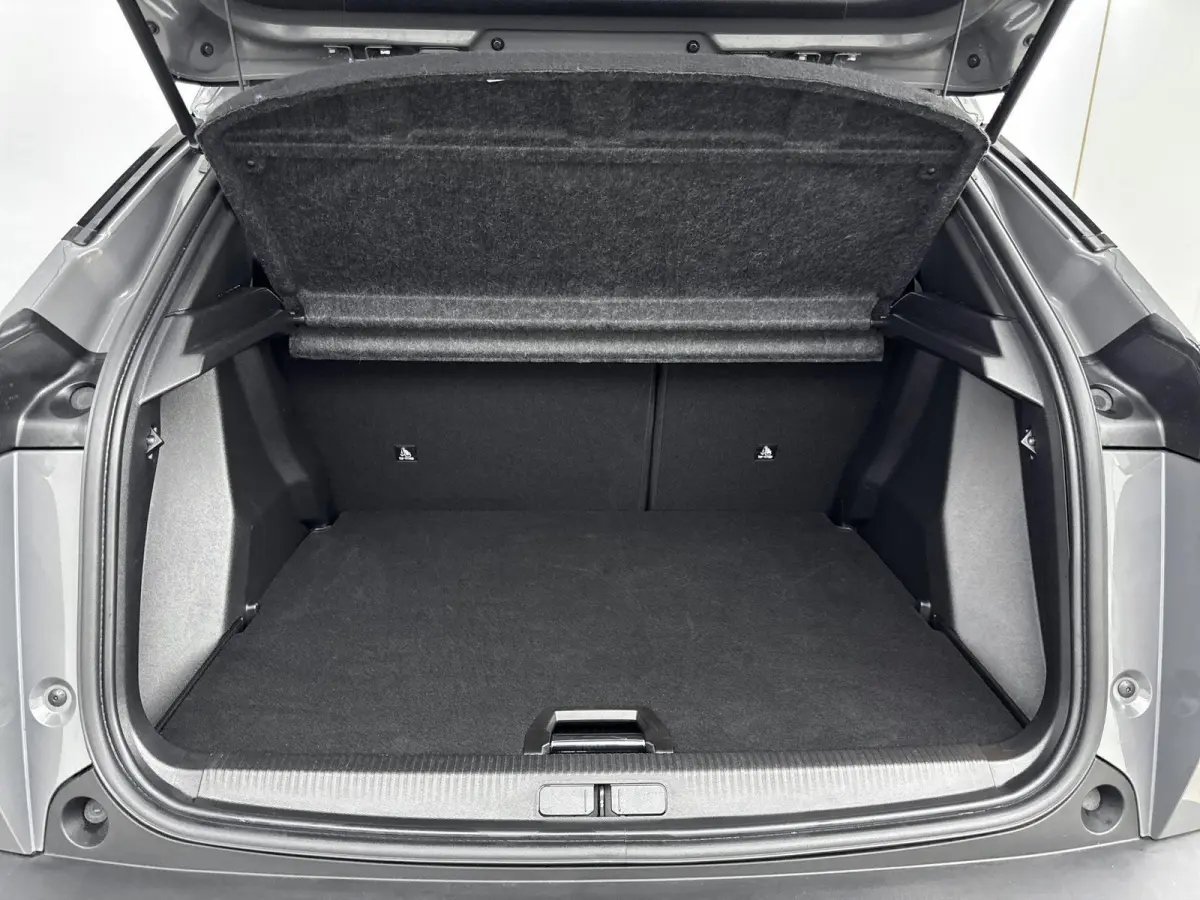 SUV 100pk Allure | 360% Camera | Verwarmbare voorstoelen | Carplay | Dodehoekbewaking | Navigatie |