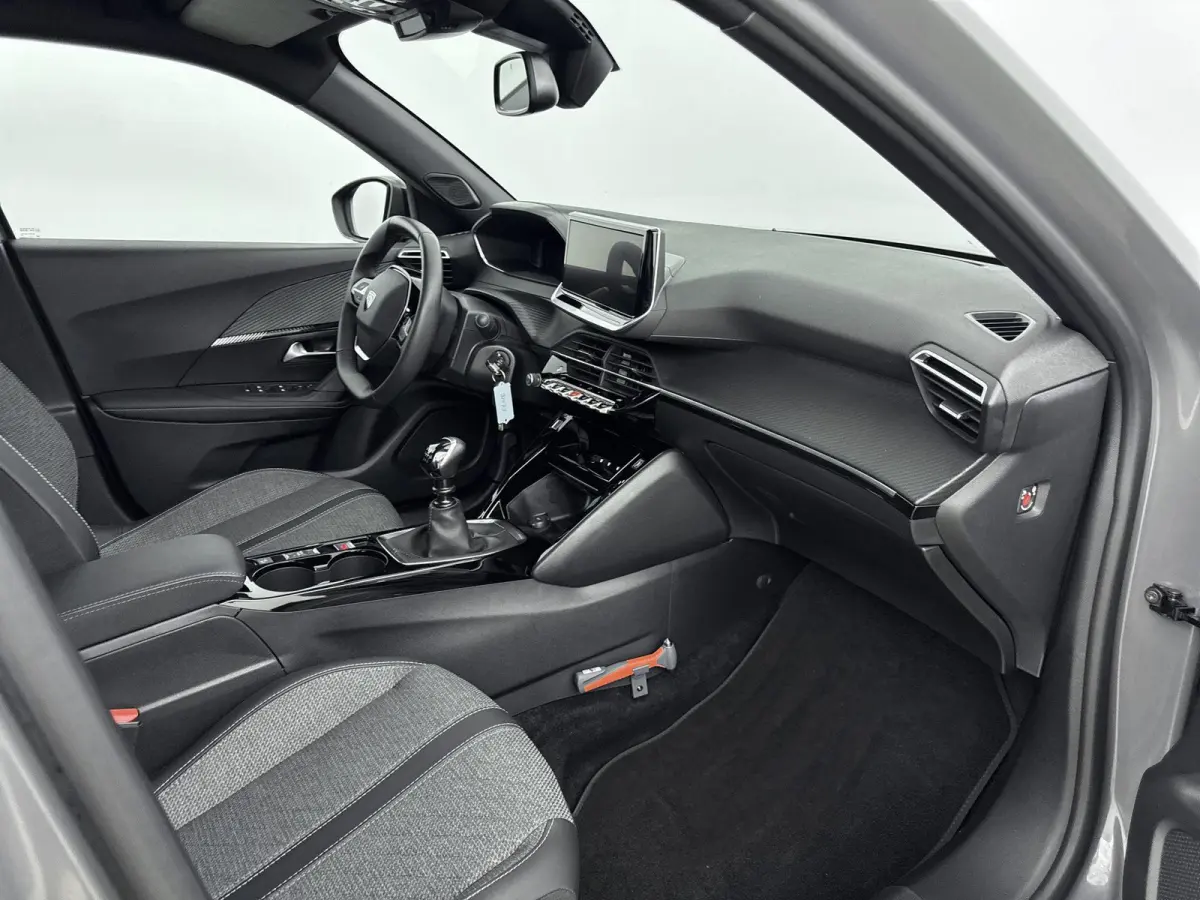 SUV 100pk Allure | 360% Camera | Verwarmbare voorstoelen | Carplay | Dodehoekbewaking | Navigatie |