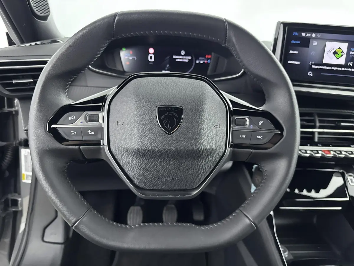 SUV 100pk Allure | 360% Camera | Verwarmbare voorstoelen | Carplay | Dodehoekbewaking | Navigatie |