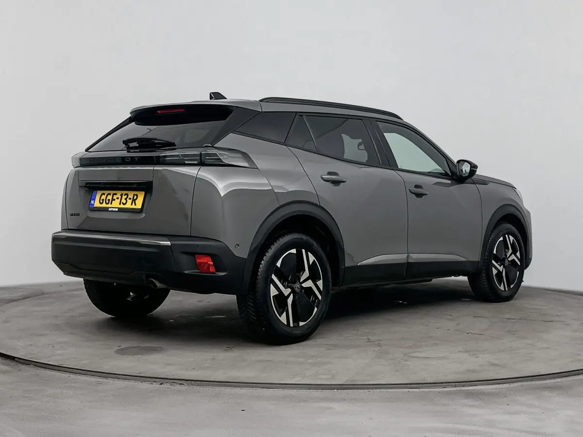 SUV 100pk Allure | 360% Camera | Verwarmbare voorstoelen | Carplay | Dodehoekbewaking | Navigatie |