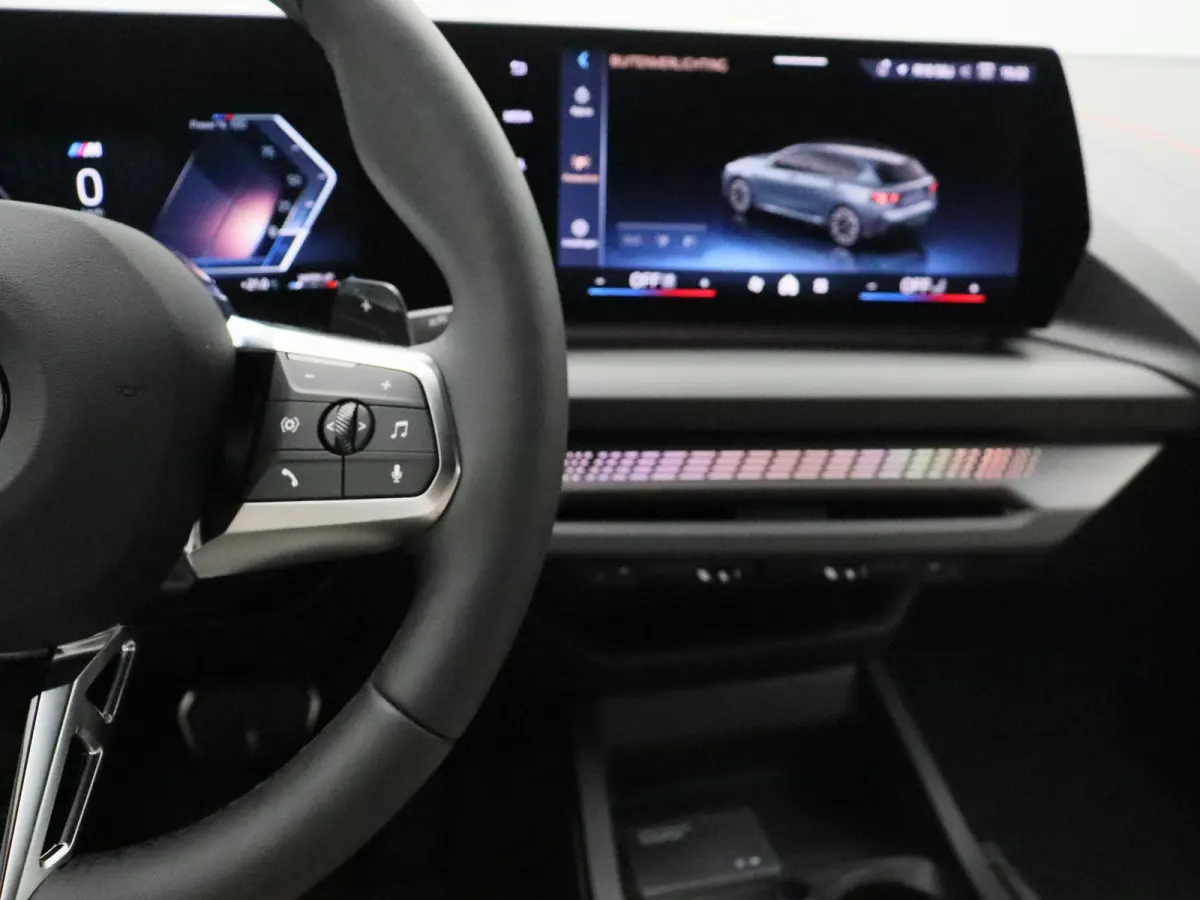 120 M Sportpakket Pro | Premium Pack | Stuurwielrand Verwarmd | Driving Assistant Plus | Harman Kardon | 19''