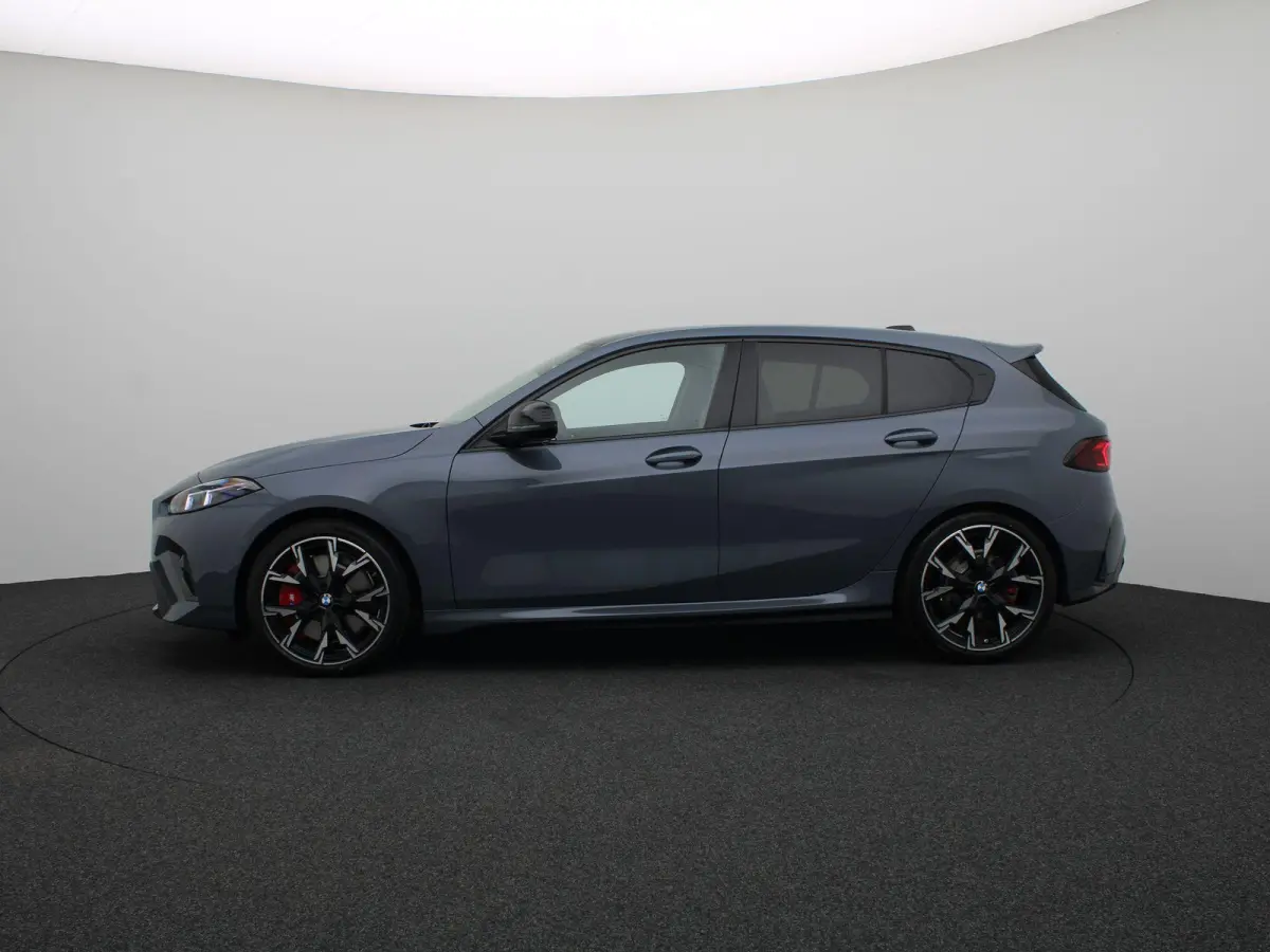 120 M Sportpakket Pro | Premium Pack | Stuurwielrand Verwarmd | Driving Assistant Plus | Harman Kardon | 19''