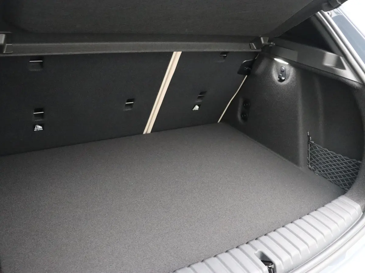 120 M Sportpakket Pro | Premium Pack | Stuurwielrand Verwarmd | Driving Assistant Plus | Harman Kardon | 19''