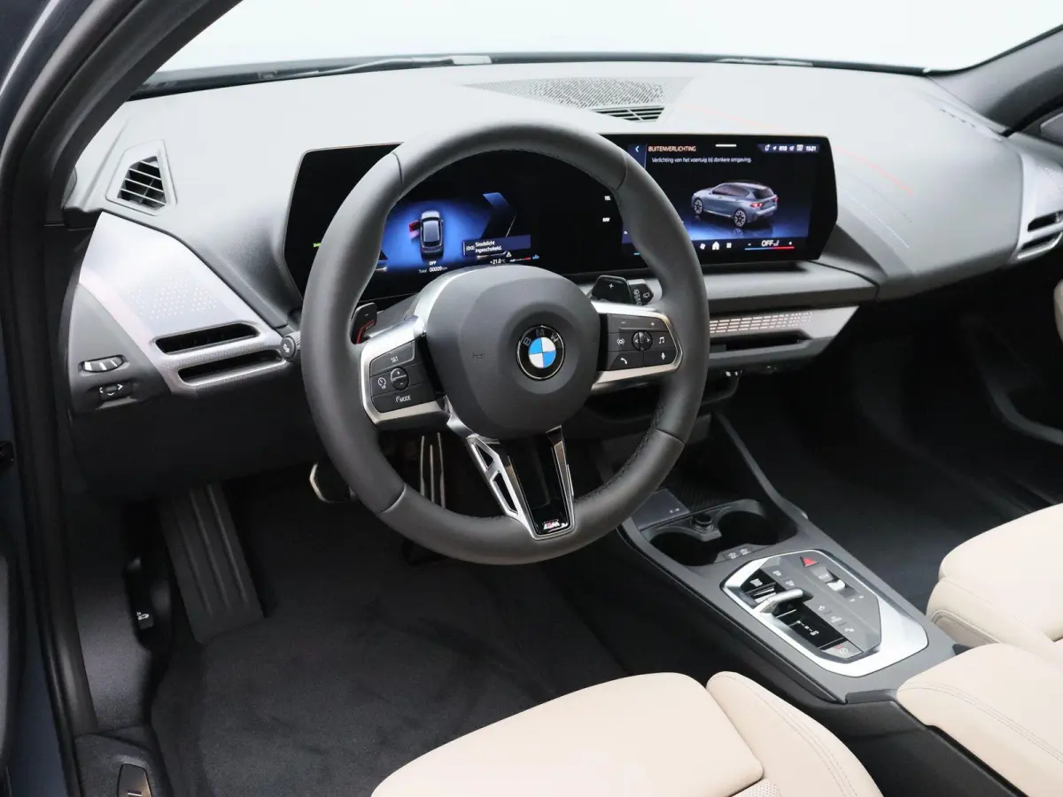 120 M Sportpakket Pro | Premium Pack | Stuurwielrand Verwarmd | Driving Assistant Plus | Harman Kardon | 19''