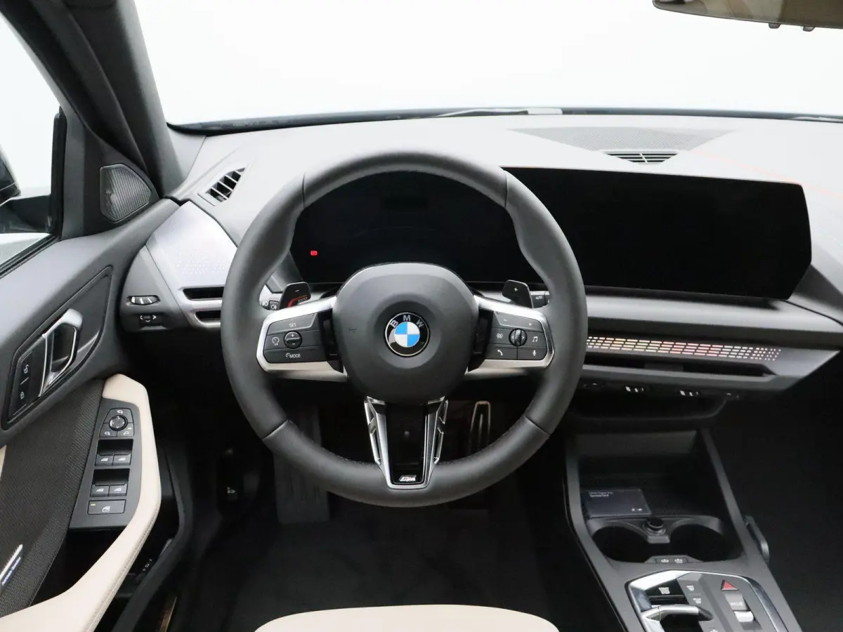 120 M Sportpakket Pro | Premium Pack | Stuurwielrand Verwarmd | Driving Assistant Plus | Harman Kardon | 19''