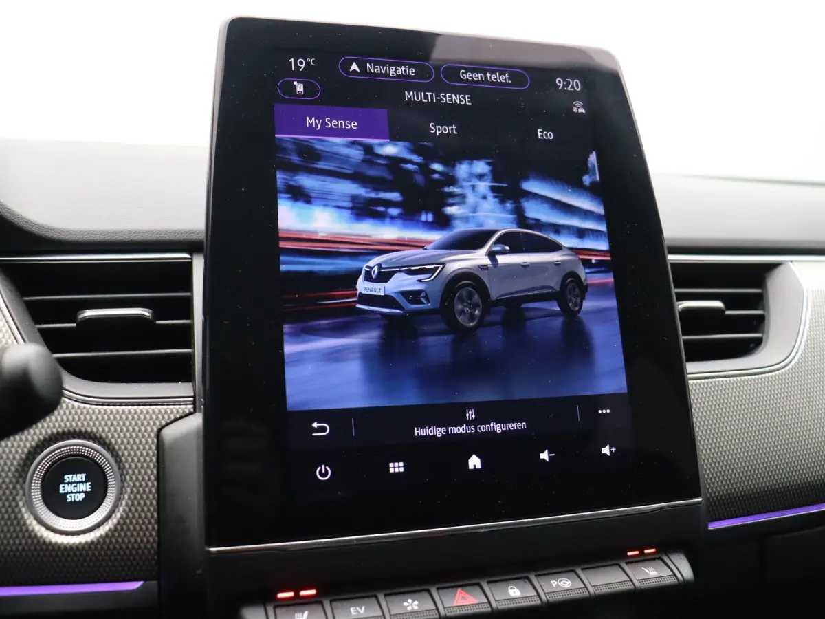 1.6 E-Tech Hybrid 145 Intens | Climate control | Stoel en stuurverwarming | Adaptive cruise control | Groot infotainment scherm | Half leder | Ledverlichting |
