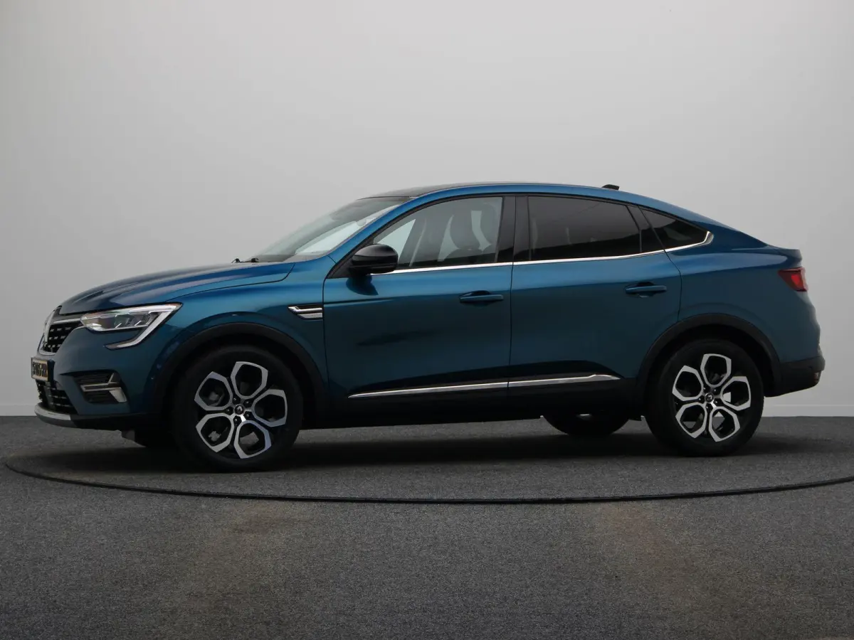 1.6 E-Tech Hybrid 145 Intens | Climate control | Stoel en stuurverwarming | Adaptive cruise control | Groot infotainment scherm | Half leder | Ledverlichting |