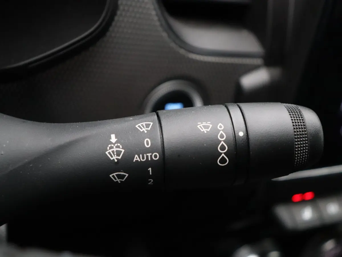 1.6 E-Tech Hybrid 145 Intens | Climate control | Stoel en stuurverwarming | Adaptive cruise control | Groot infotainment scherm | Half leder | Ledverlichting |