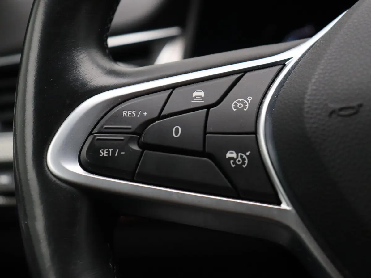 1.6 E-Tech Hybrid 145 Intens | Climate control | Stoel en stuurverwarming | Adaptive cruise control | Groot infotainment scherm | Half leder | Ledverlichting |