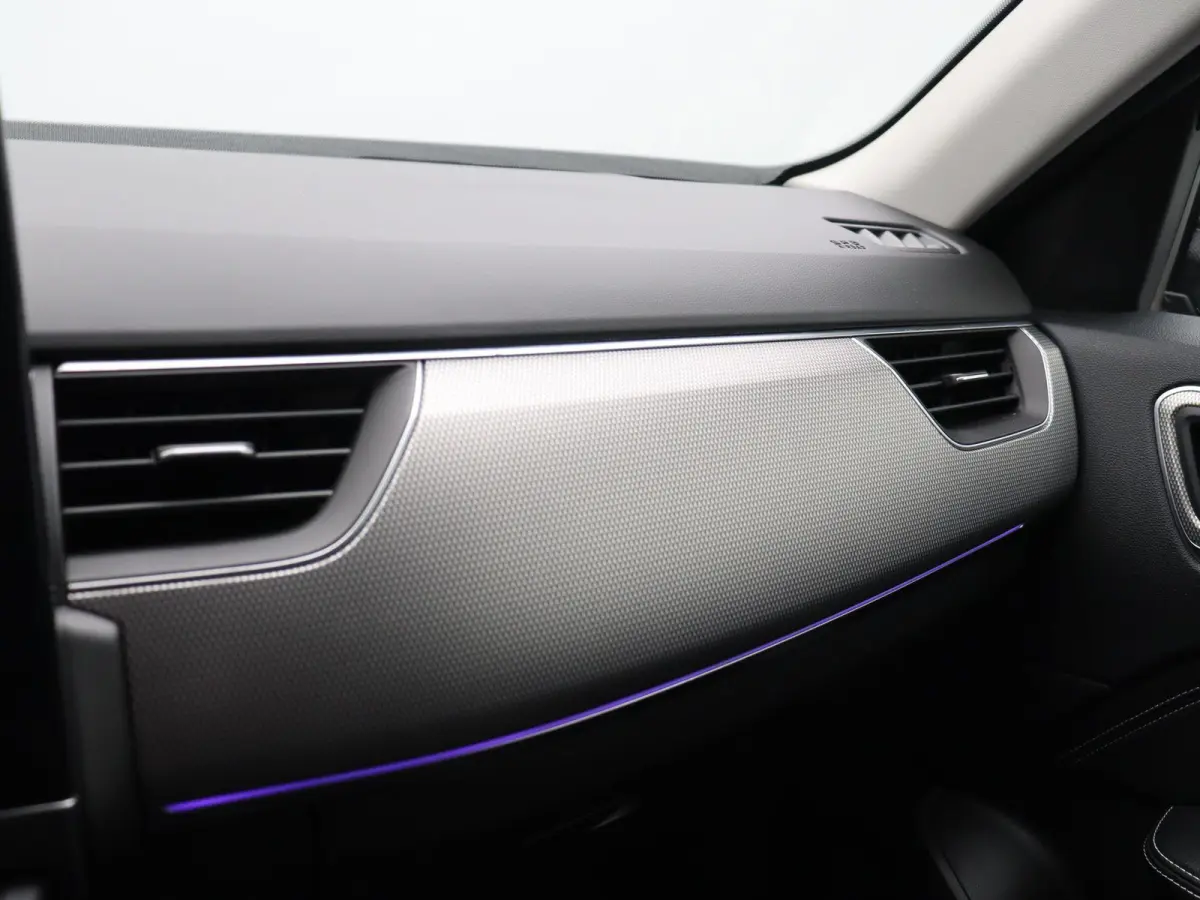 1.6 E-Tech Hybrid 145 Intens | Climate control | Stoel en stuurverwarming | Adaptive cruise control | Groot infotainment scherm | Half leder | Ledverlichting |
