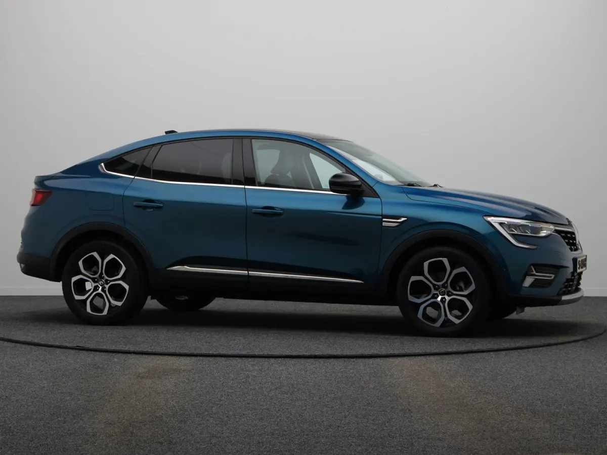 1.6 E-Tech Hybrid 145 Intens | Climate control | Stoel en stuurverwarming | Adaptive cruise control | Groot infotainment scherm | Half leder | Ledverlichting |