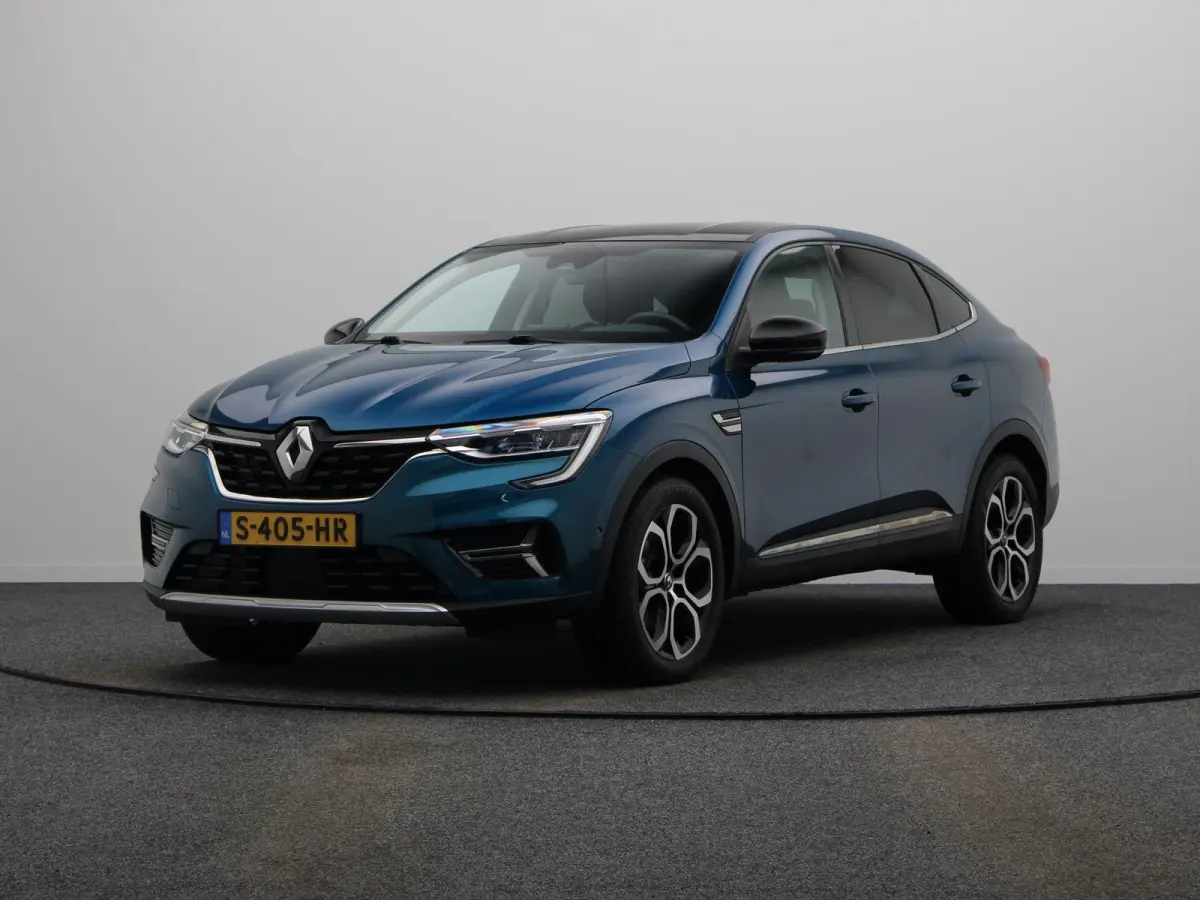 1.6 E-Tech Hybrid 145 Intens | Climate control | Stoel en stuurverwarming | Adaptive cruise control | Groot infotainment scherm | Half leder | Ledverlichting |