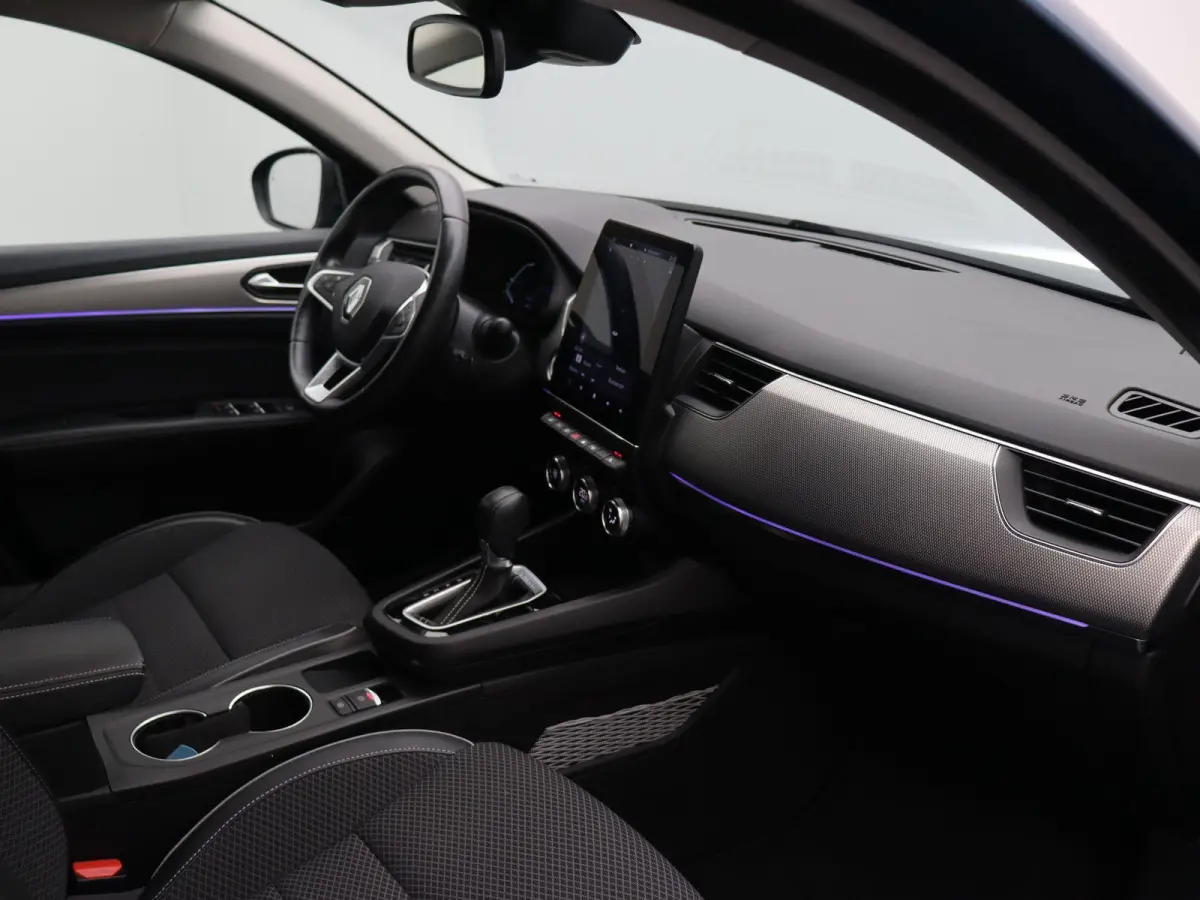 1.6 E-Tech Hybrid 145 Intens | Climate control | Stoel en stuurverwarming | Adaptive cruise control | Groot infotainment scherm | Half leder | Ledverlichting |
