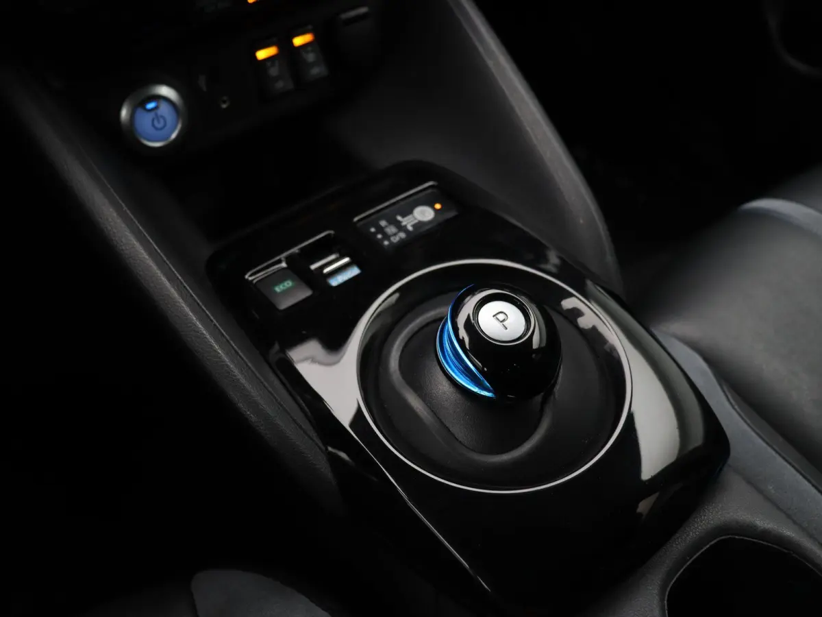 Tekna 40 kWh | Bose Premium Audio | 87% SoH | Adaptive cruise control | Lederen bekleding | Climate control | Stoel en stuurverwarming |