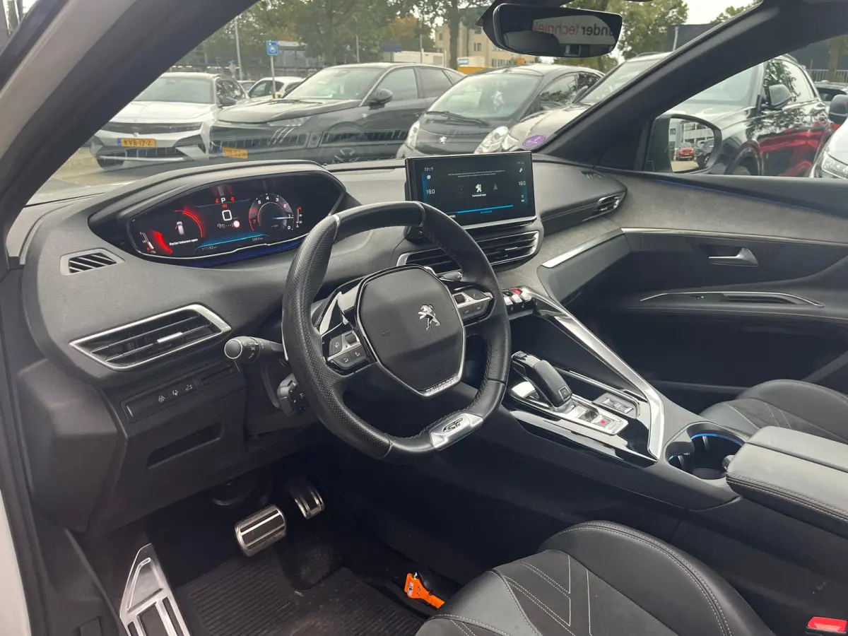 1.2 PureTech GT | Glazen panorama-dak | Black pack |Voorstoelen verwarmd | Cruise control adaptief | Apple Carplay/Android | Navi |