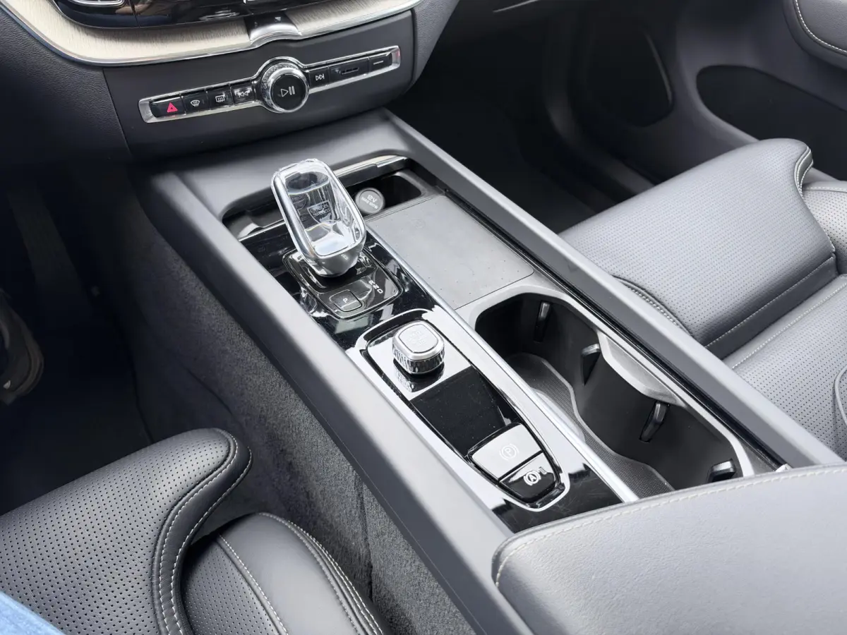 2.0 T8 Plug-in hybrid AWD Inscription 455 PK | Long Range | Luchtvering | Trekhaak | Nappa leder | Massage stoelen