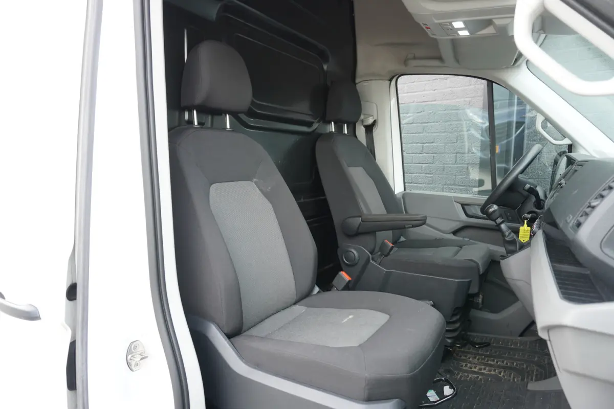 2.0 TDI L3H3 140PK EURO 6 - Airco - Cruise - PDC - €19.900,- Excl.
