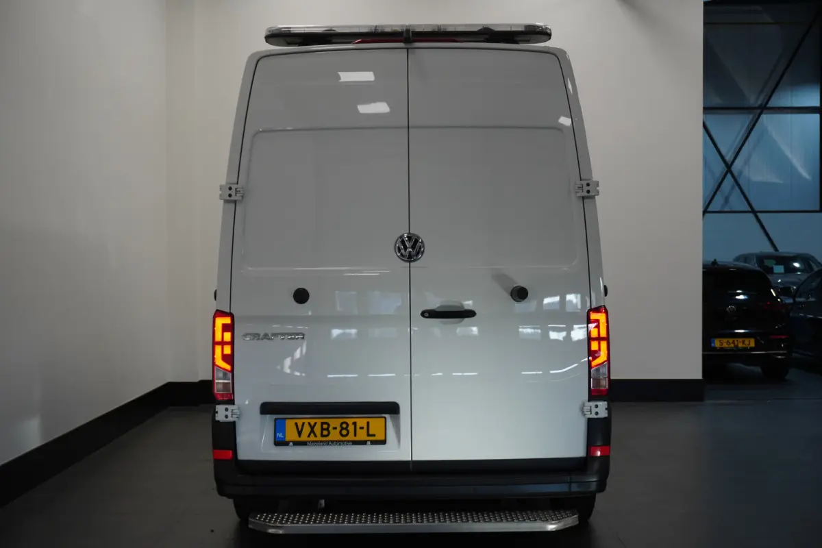 2.0 TDI L3H3 140PK EURO 6 - Airco - Cruise - PDC - €19.900,- Excl.