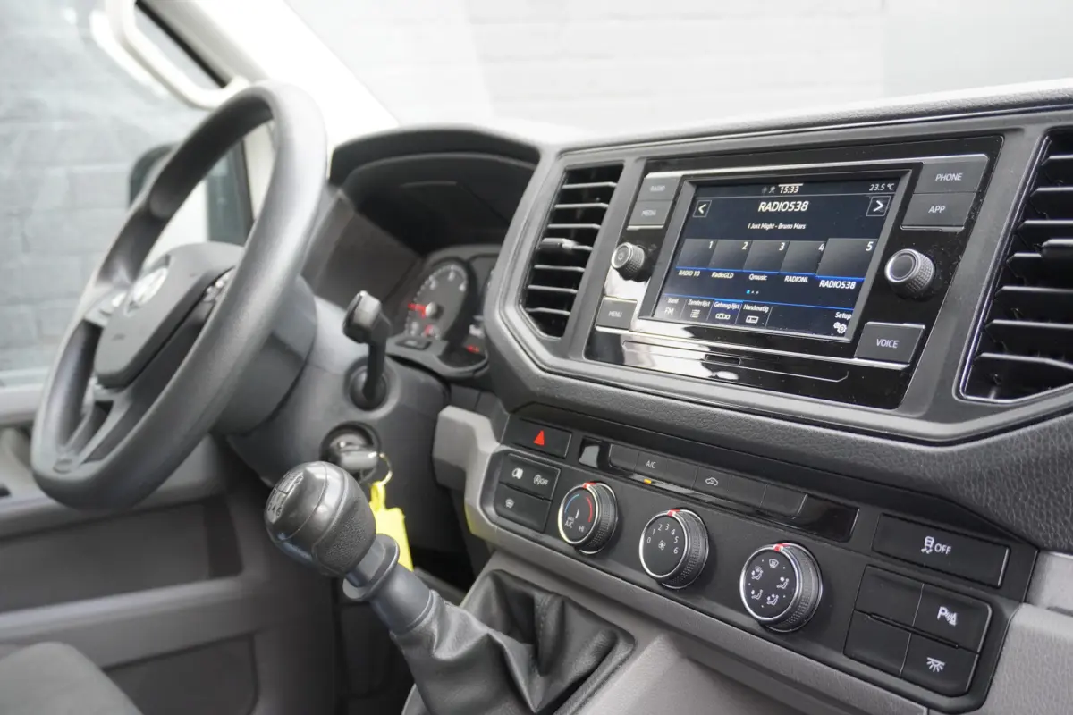 2.0 TDI L3H3 140PK EURO 6 - Airco - Cruise - PDC - €19.900,- Excl.