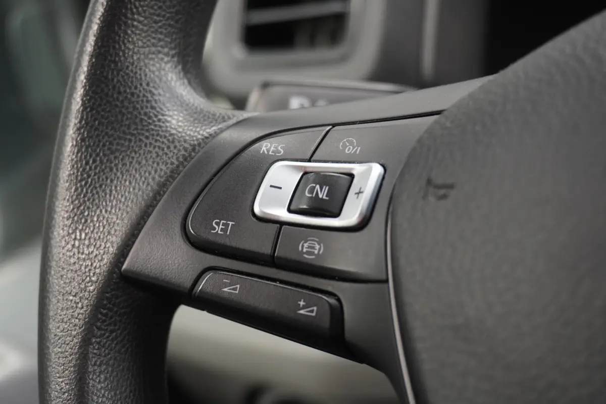 2.0 TDI L3H3 140PK EURO 6 - Airco - Cruise - PDC - €19.900,- Excl.