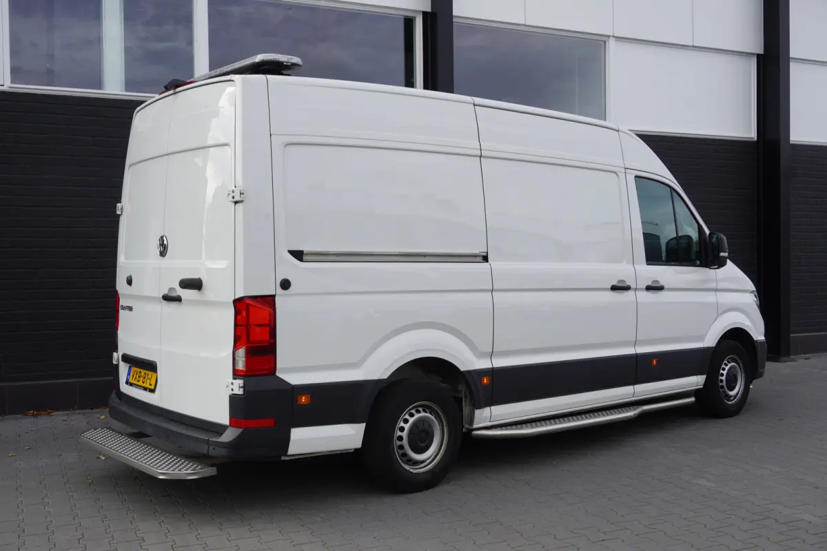 2.0 TDI L3H3 140PK EURO 6 - Airco - Cruise - PDC - €19.900,- Excl.