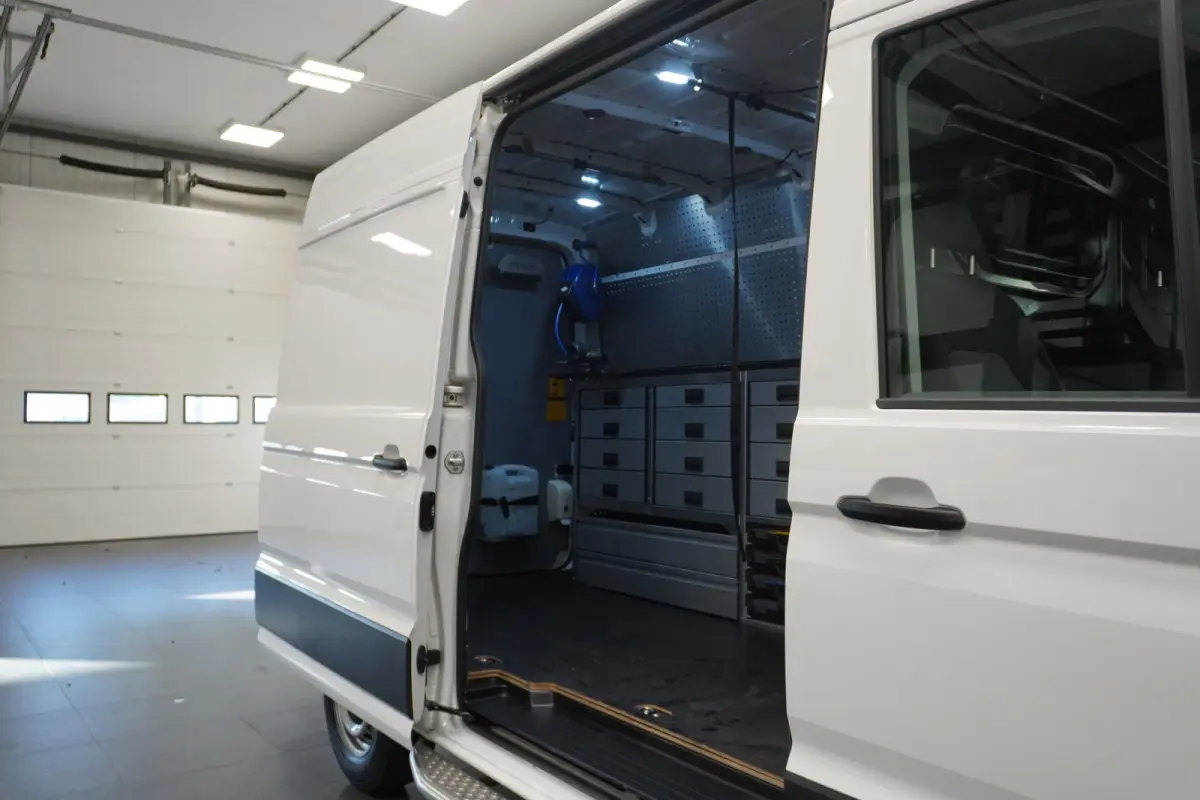 2.0 TDI L3H3 140PK EURO 6 - Airco - Cruise - PDC - €19.900,- Excl.