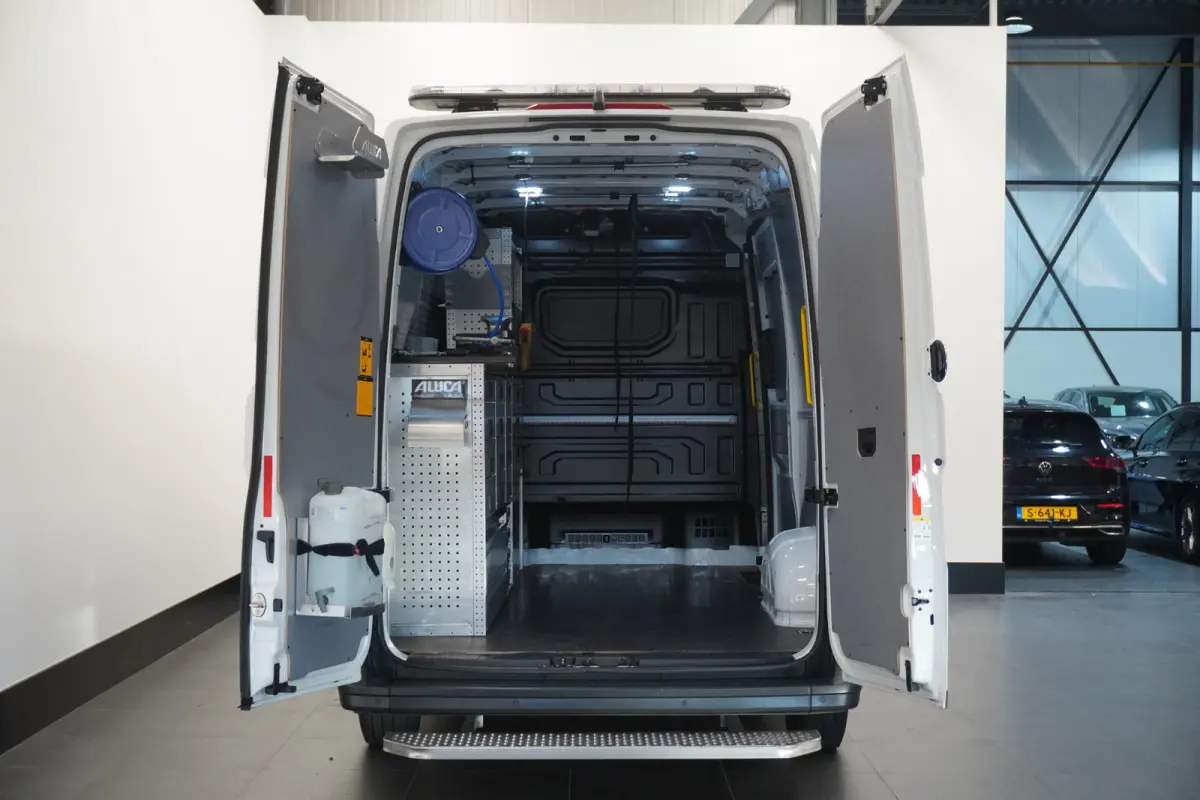 2.0 TDI L3H3 140PK EURO 6 - Airco - Cruise - PDC - €19.900,- Excl.