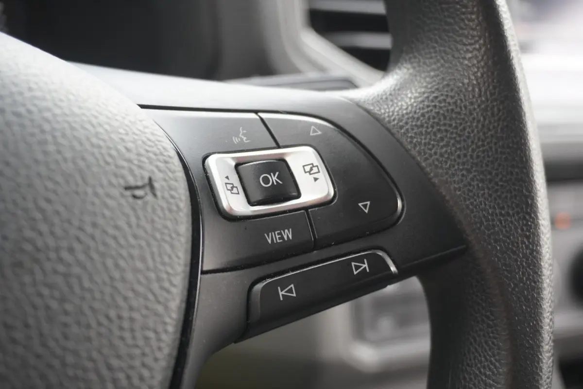 2.0 TDI L3H3 140PK EURO 6 - Airco - Cruise - PDC - €19.900,- Excl.