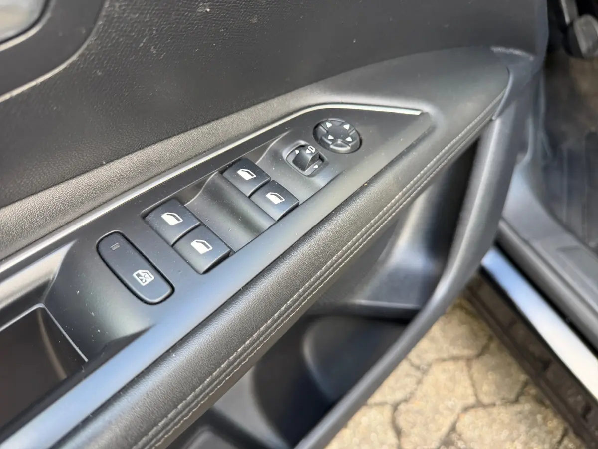 1.2 PureTech Allure- NAP 86dkm, Carplay, Android Auto, 360 Camera, Keyless, Sfeerverlichting