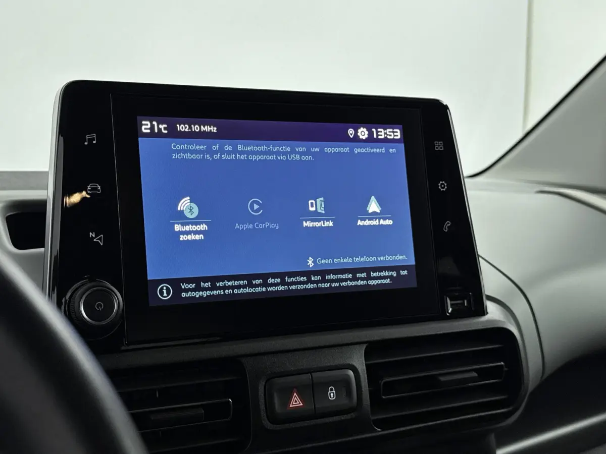 136 pk 50 kWh Shine | ACCU 95% |  Stoel/Vooruit Verwarming | Carplay | Parkeersensoren | Dodehoekbewaking | Automatische Airco