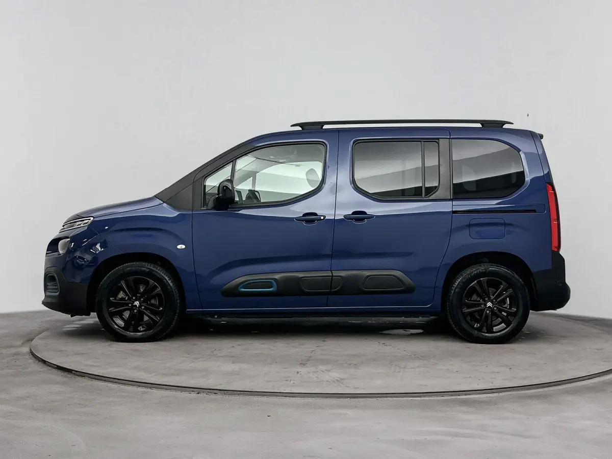 136 pk 50 kWh Shine | ACCU 95% |  Stoel/Vooruit Verwarming | Carplay | Parkeersensoren | Dodehoekbewaking | Automatische Airco