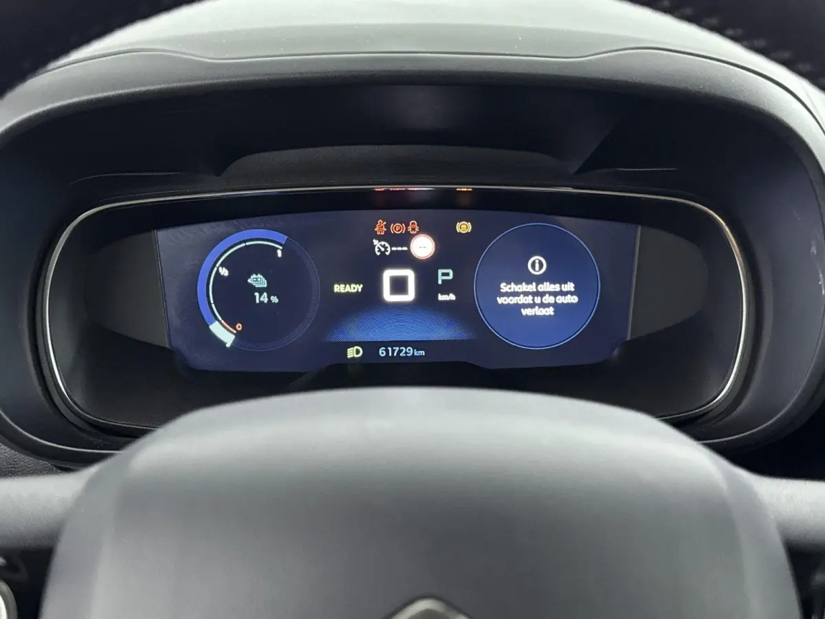 136 pk 50 kWh Shine | ACCU 95% |  Stoel/Vooruit Verwarming | Carplay | Parkeersensoren | Dodehoekbewaking | Automatische Airco