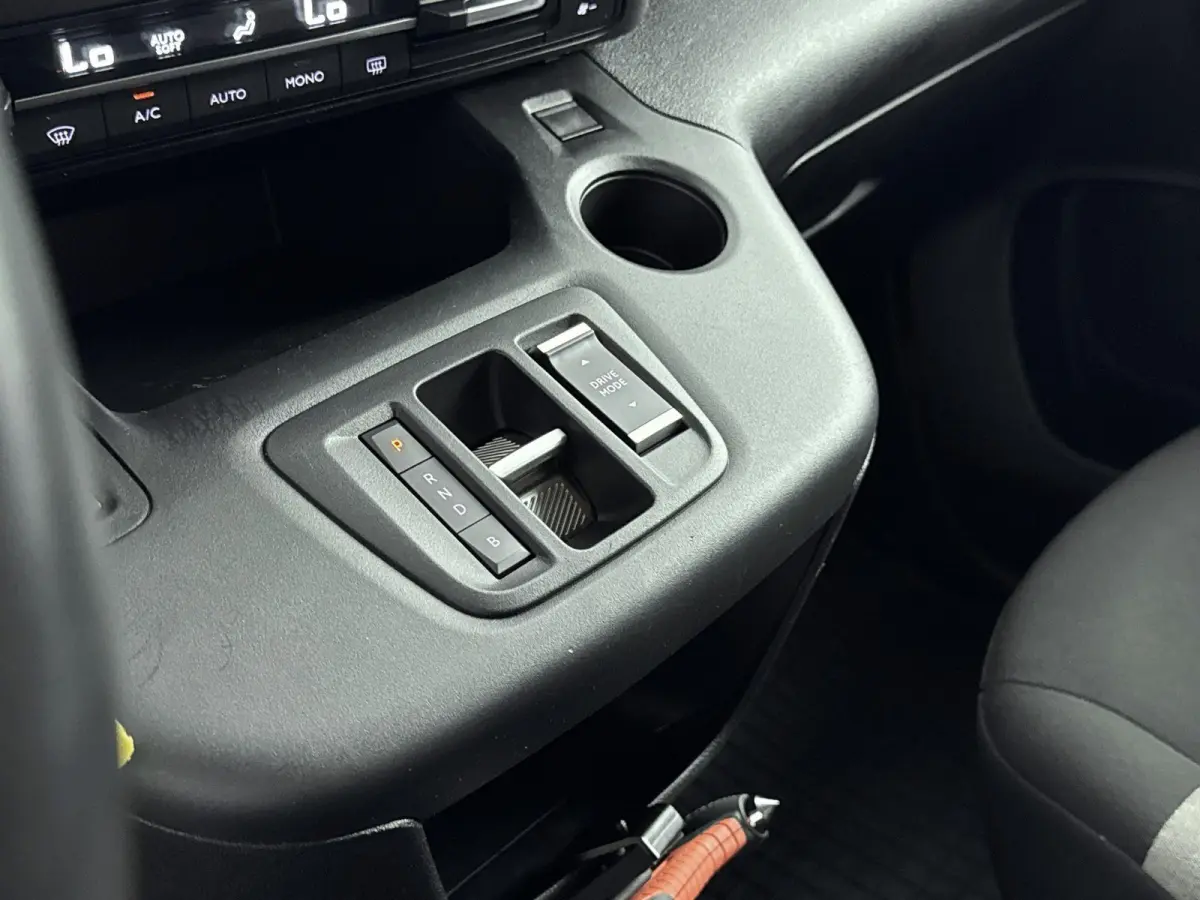 136 pk 50 kWh Shine | ACCU 95% |  Stoel/Vooruit Verwarming | Carplay | Parkeersensoren | Dodehoekbewaking | Automatische Airco