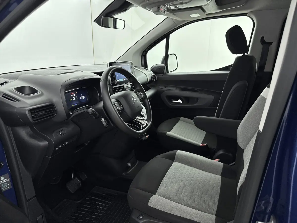 136 pk 50 kWh Shine | ACCU 95% |  Stoel/Vooruit Verwarming | Carplay | Parkeersensoren | Dodehoekbewaking | Automatische Airco