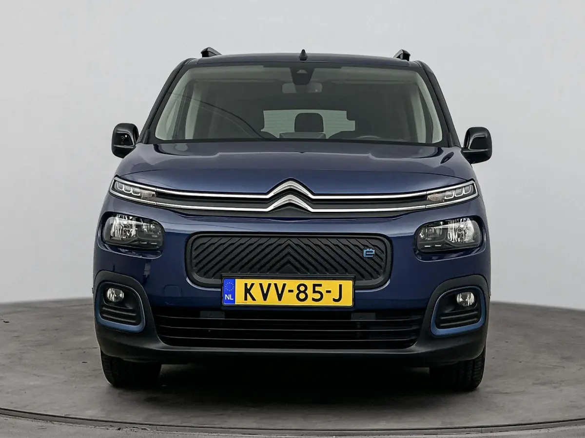 136 pk 50 kWh Shine | ACCU 95% |  Stoel/Vooruit Verwarming | Carplay | Parkeersensoren | Dodehoekbewaking | Automatische Airco