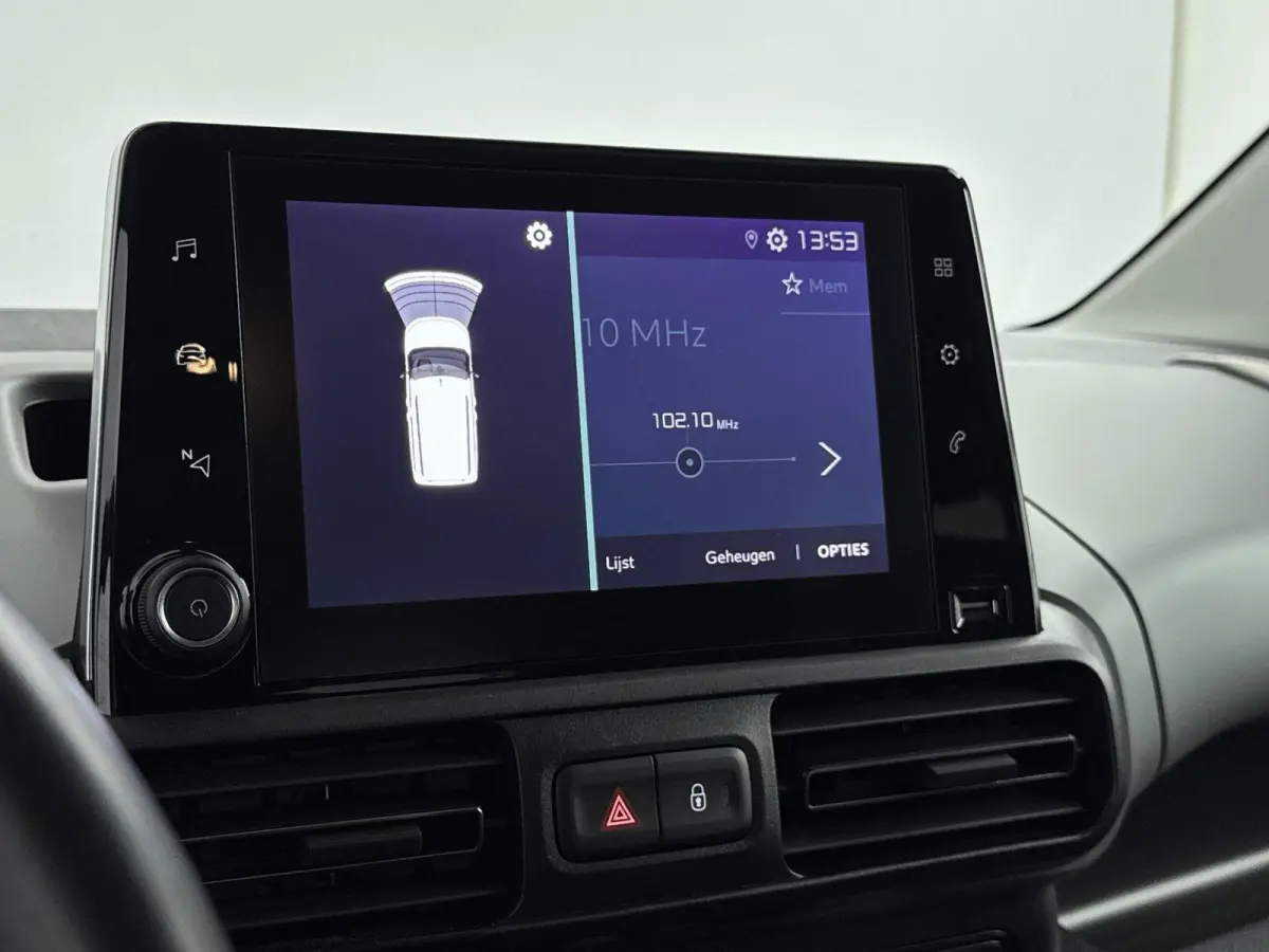 136 pk 50 kWh Shine | ACCU 95% |  Stoel/Vooruit Verwarming | Carplay | Parkeersensoren | Dodehoekbewaking | Automatische Airco