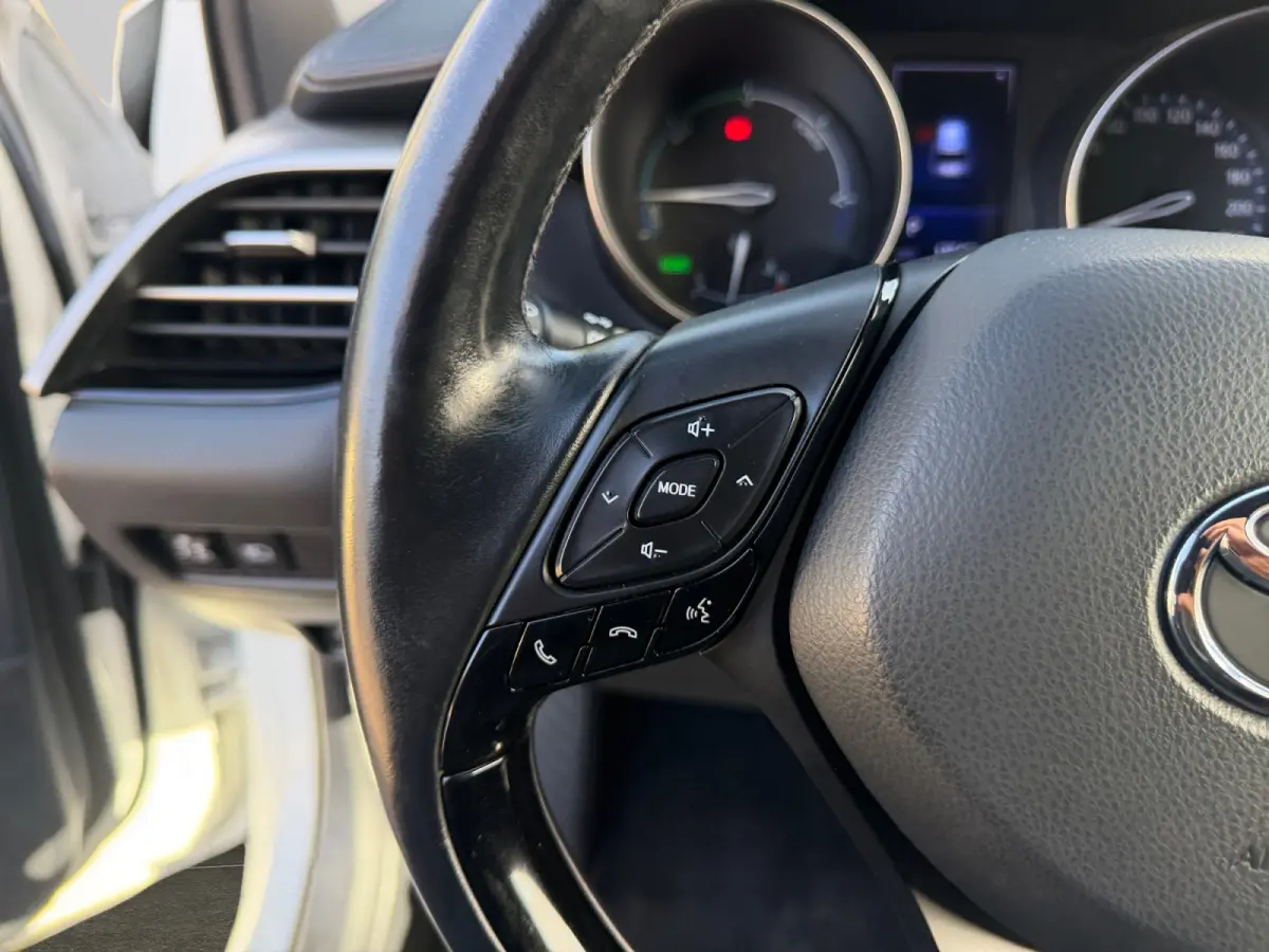 1.8 Hybrid Dynamic Aut- Camera, Navigatie, Stoelverwarming, Trekhaak, Privacy Glass