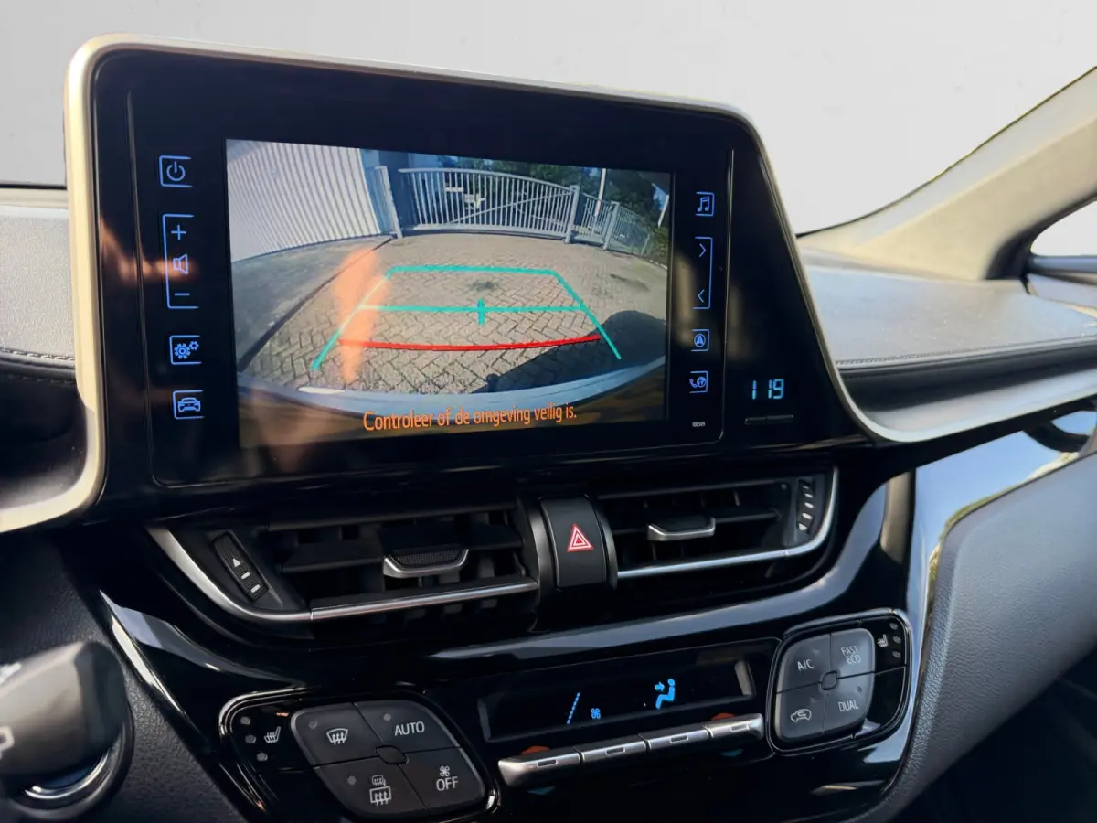 1.8 Hybrid Dynamic Aut- Camera, Navigatie, Stoelverwarming, Trekhaak, Privacy Glass