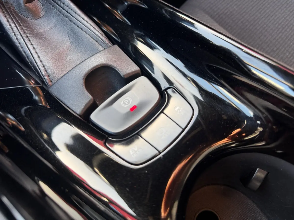 1.8 Hybrid Dynamic Aut- Camera, Navigatie, Stoelverwarming, Trekhaak, Privacy Glass
