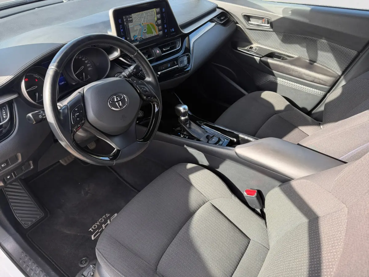 1.8 Hybrid Dynamic Aut- Camera, Navigatie, Stoelverwarming, Trekhaak, Privacy Glass