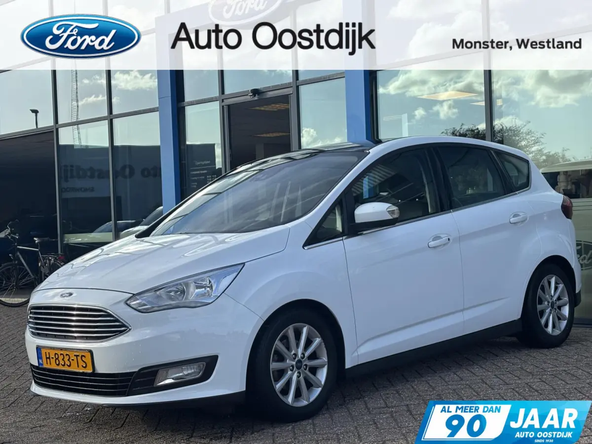 1.0 Titanium 125PK Panodak Cruise Elek. Achterklep Verwarmde Voorruit Navi Climate Parkeersensoren Achter Carplay *Dealer Onderhouden*
