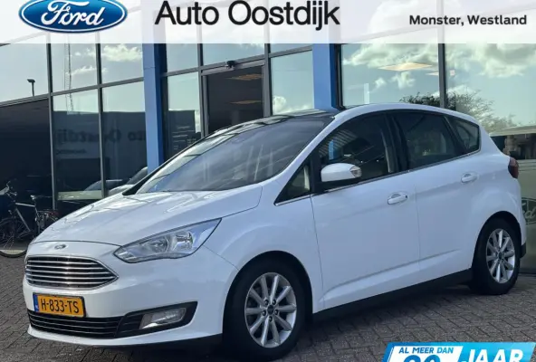 1.0 Titanium 125PK Panodak Cruise Elek. Achterklep Verwarmde Voorruit Navi Climate Parkeersensoren Achter Carplay *Dealer Onderhouden*
