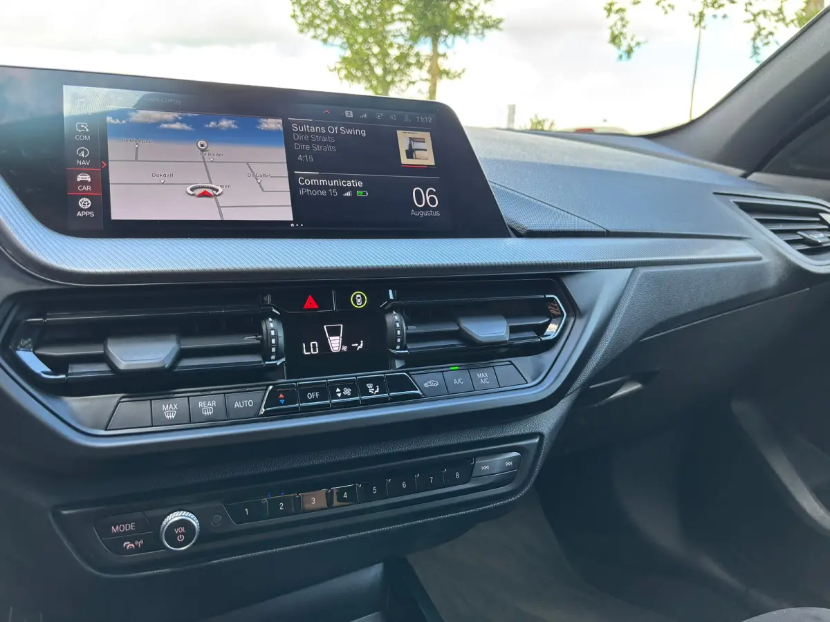 118d High Executive | M Pakket | Shadow Line | Apple Carplay | Achterruitrijcamera